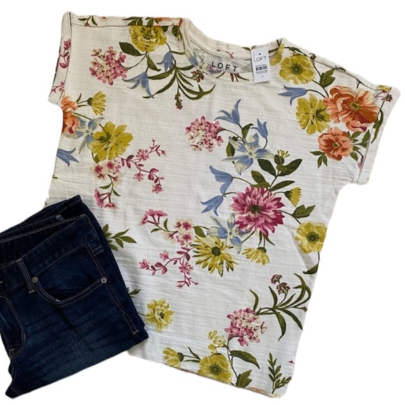 LOFT Tops - NWT Loft garden sweatshirt tee